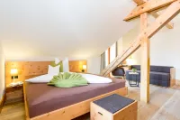 The Alpina Mountain Resort Hotels near Alps