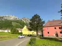 Snug Apartment with Balcony Hotel di Eisenerz