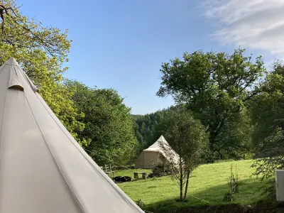 Wood Cabin & 4 Large Bell Tents - Hapus Hideaway Hotels in Llansannan
