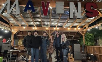 Maven's Inn & Grill