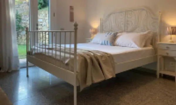 Villa with Terrace overlooking the Sea