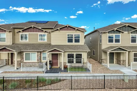 Sakura Springs Отели в г. Колорадо-Спрингс