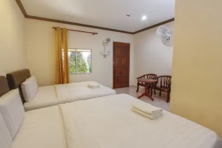 Tanjung Puteri Motel Отели рядом с достопримечательностью «Tanjung Rhu Resort, Langkawi»