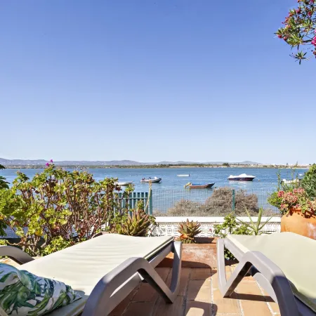 Villa Lydia in Faro With 3 Bedrooms and 1 Bathrooms