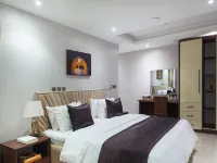 Luxury Villa Residence Hotels near Nnamdi Azikiwe International Airport Terminal