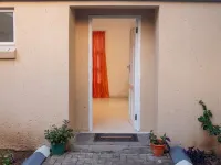 Cozy Studio Room to Rent in Johannesburg City Hotels in Bryanston