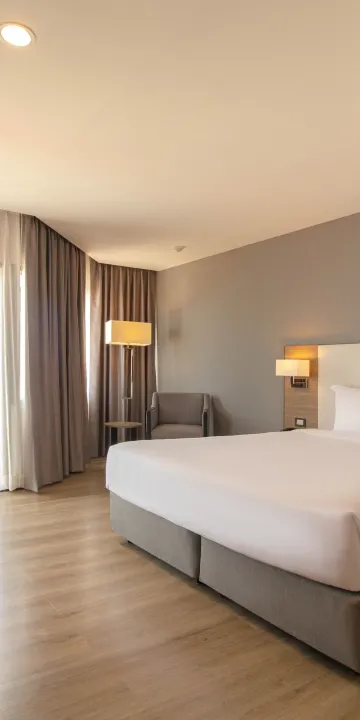 ดีลักซ์รูมวิวแม่น้ำ ปลอดสูบบุหรี่