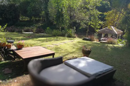 Brookhouse at Khaoyai Отели рядом с достопримечательностью «Wat Kaeng Klang Dong»