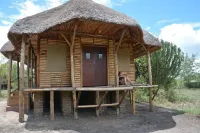 Forest Hog Safari Lodge - Parking