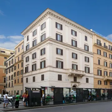Oriana Homèl Roma Hotels near Trevi Fountain