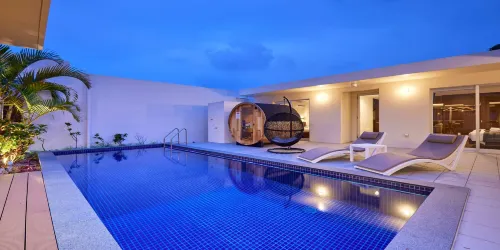 The Pool & Sauna Villa MOTOBU - 4 stjerner