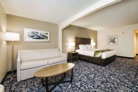 Quality Suites Houston Hobby Airport
