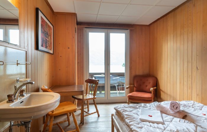 Lake Lodge Hostel