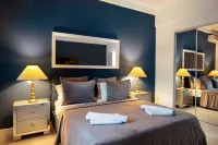 Metropole Apartments Old Center Hotels near London Red Cafe