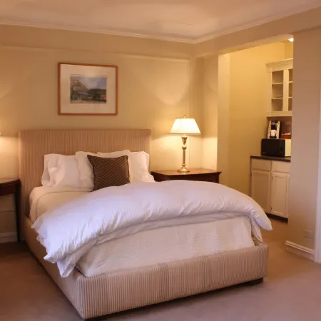 Morgan State House Inn