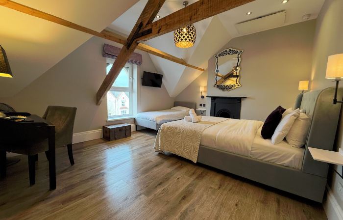 Number One Hundred Bed and Breakfast