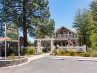 Prescott Pines Inn Hotels near Camp Yavapines