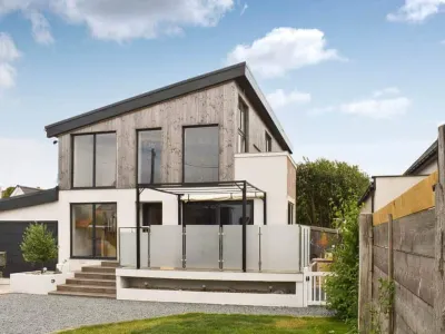 Remarkable Seaside Apartment - Sleeps 4 Các khách sạn ở Bognor Regis