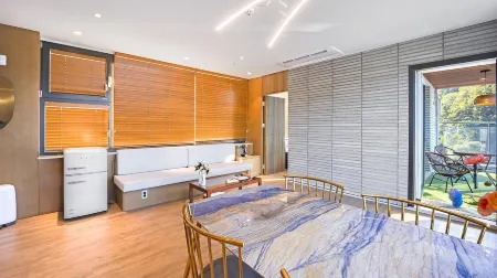 Gapyeong Laputa Resort Отели рядом с достопримечательностью «Jara Island»