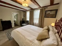 Independence Inn Hotels in Strafford