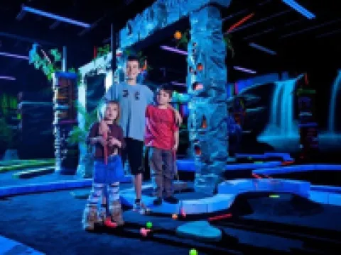 Big Splash Adventure Indoor Water Park & Resort Hotels in Orange County