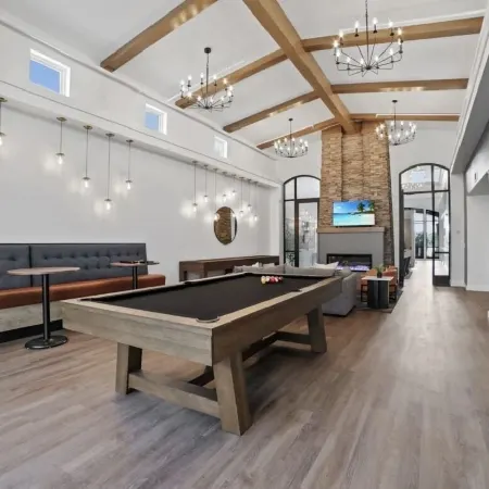 Glamorous 2B2BA with Patio Views and Gym