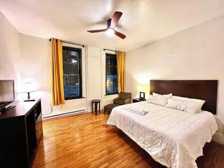 The Fallon Hotel Отели в г. Ниппенос Тауншип