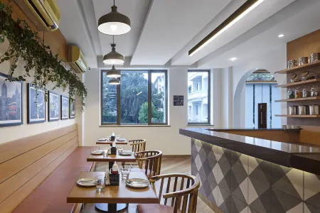 Monday Hotels Mahape Отели рядом со станцией Vashi Railway Station