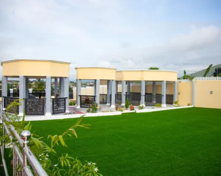 Bella Ella Hotel Hotels in Awutu