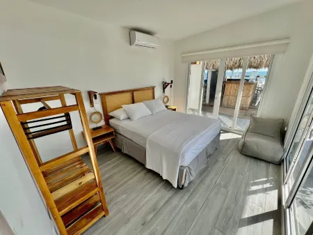 Azvlik Отели в г. Manzanillo