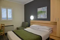 Road Lodge Southgate Hotels in Pimville