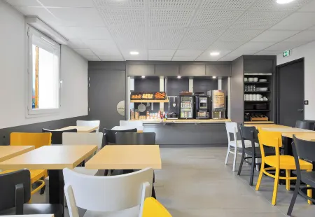 B&B Hotel le Tréport Friville Отели в г. Буйанкур-ан-Сери