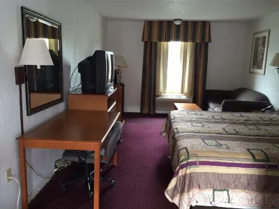 Econo Lodge Hotels near Aesthetics By Naomi
