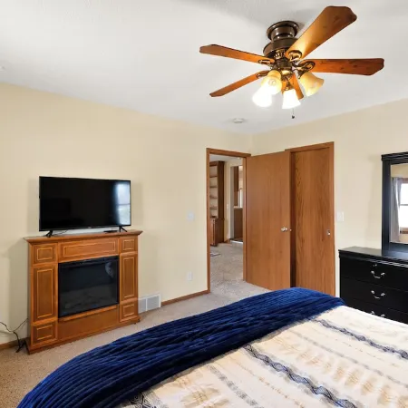 Beautiful home minutes from downtown!