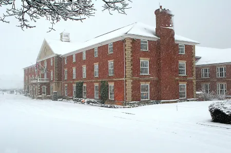 Whittlebury Hall and Spa Отели рядом с достопримечательностью «Силверстон Серкут»