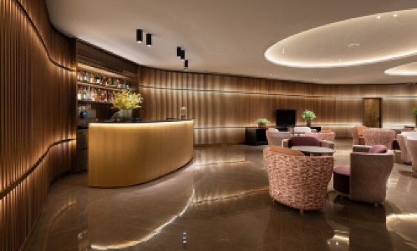 1. 유로스타스 알리..