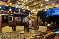 Magical-Dwntwn Lodi, Hot Tub, Firepit, Wine Tasting, Backyard Oasis