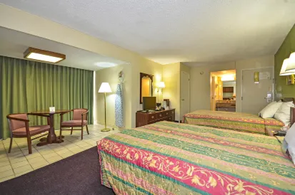 Days Inn by Wyndham Southern Hills/Oru
