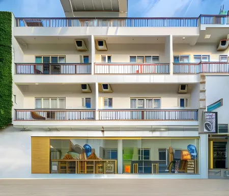 Outpost Weligama Beachfront Отели рядом с достопримечательностью «Resthouse Handiya Bo Tree»