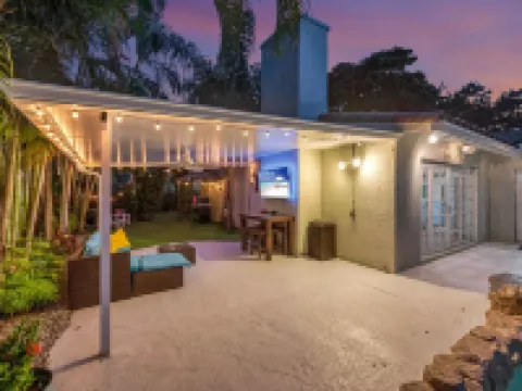 Sunny Florida Escape: Private Heated Pool, Hot Tub, Putting Green, Beach Nearby! Hotels in Lighthouse Point