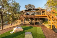 STUNNING VIEWS, CRISP IMMACULATE MOUNTAIN TOP HOME WITH HOT TUB