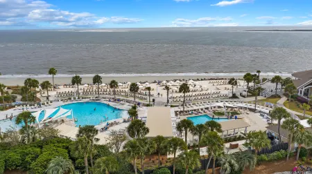 Stunning Marsh Views and Luxurious Amenities - Exquisite Coastal Retreat