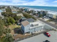 The Iron Seahorse Orlop | Steps to the Beach Access! Hotels in North Topsail Beach