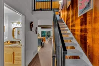 Spacious Deck and Cozy Loft - Stylish Mountain Retreat