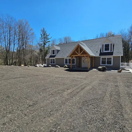 Newly built secluded 5-bedroom home