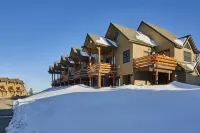 Ski-In/Ski-Out Townhouse with Outdoor Hot Tub, Access to Big Sky Resort