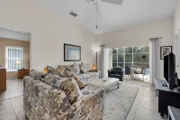 Serene 4 Bed Home with Lake and Conservation Views