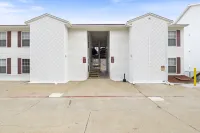 Screened Balcony and Swim Dock - Stunning Waterfront Retreat