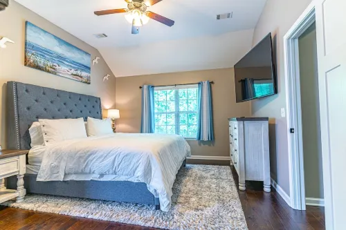 Modern Amenities with Spacious Patio and Playground - Elegant Oasis Hotels in Montgomery