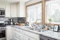 Spacious Layout with Hot Tub and Fire Pit - Stunning Modern Retreat